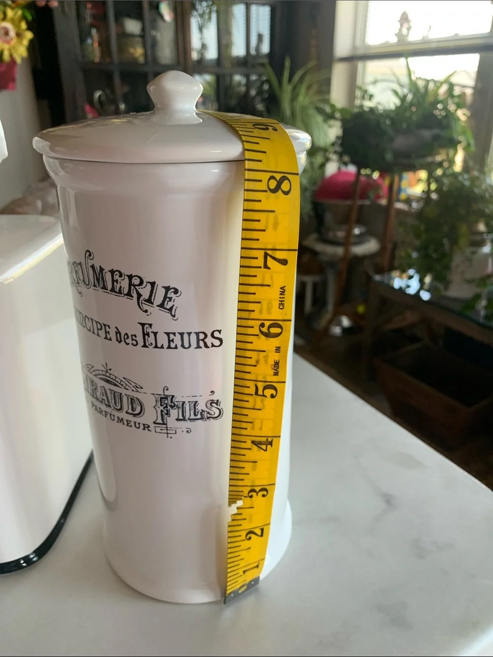 White Ceramic Tissue Dispenser & Ceramic Parisian Apothecary Jar Set Like New